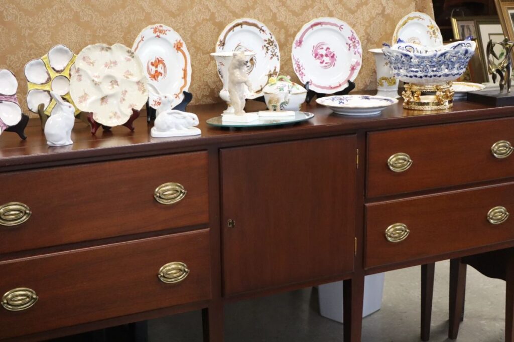 how to shop estate sales
